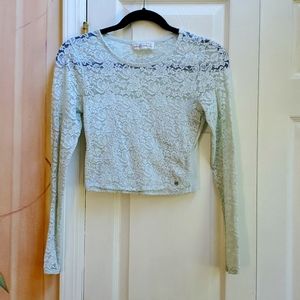 Abercombie & Fitch crop dantelle top